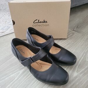 Clarks Women's Black Mary Jane Shoes Size 8.5 Wide